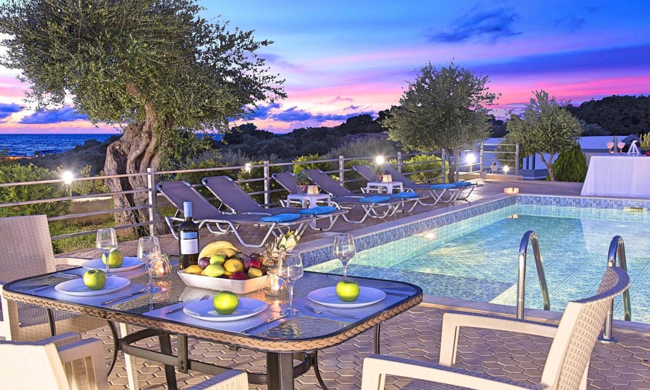 Aqua Blue Villas With Heated Pool Mathés Exteriör bild