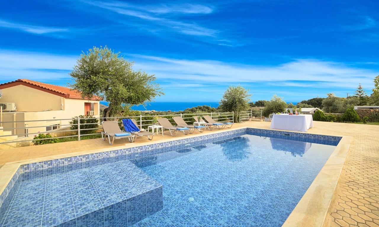 Aqua Blue Villas With Heated Pool Mathés Exteriör bild