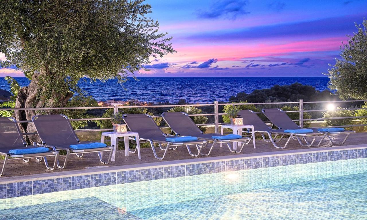 Aqua Blue Villas With Heated Pool Mathés Exteriör bild