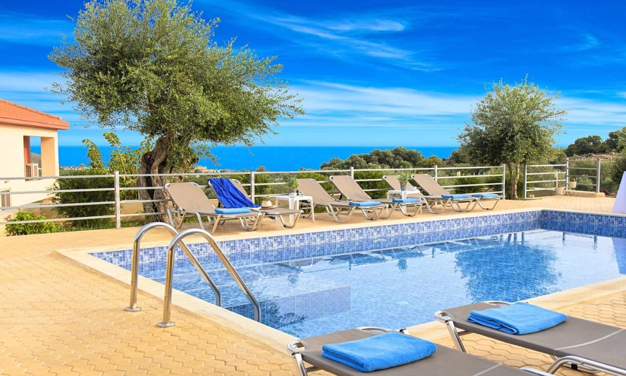 Aqua Blue Villas With Heated Pool Mathés Exteriör bild