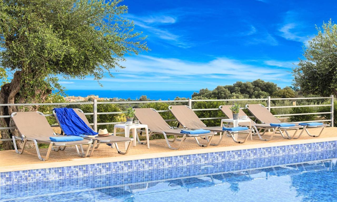 Aqua Blue Villas With Heated Pool Mathés Exteriör bild